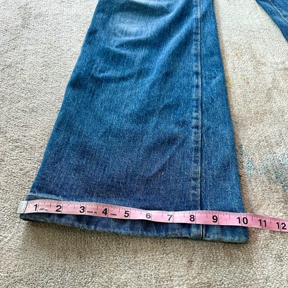 Madewell 11" High-Rise Flare Jeans in Mersey
Wash Size 24. In mint condition. - Picture 3 of 12